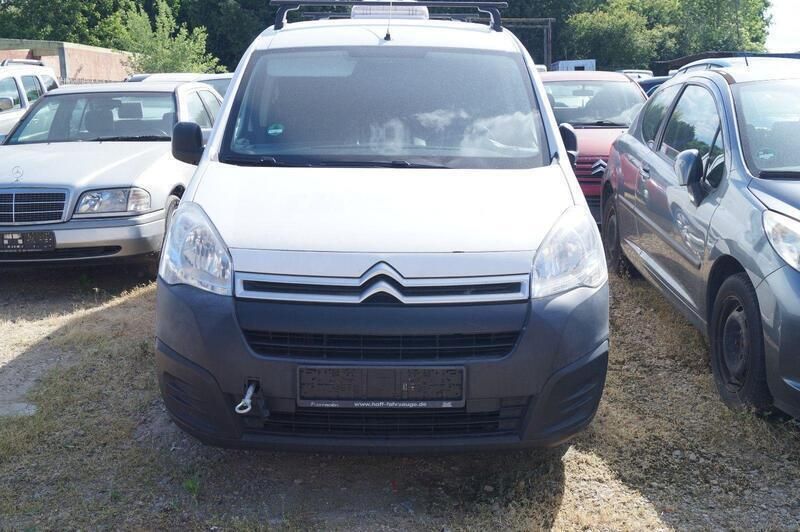 Weiß Gebraucht 2018 Citroën Berlingo Proline Van / Kleinbus | 3.990 € - Bild 1/4