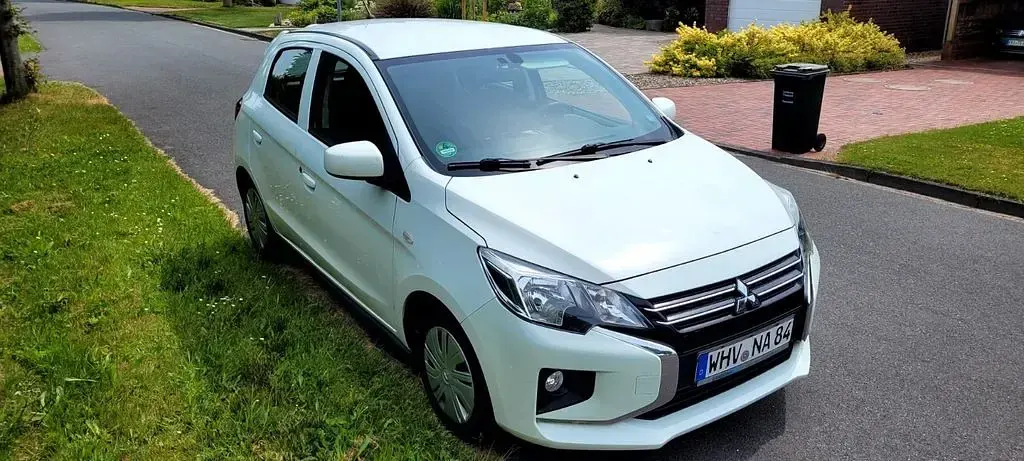 Gebraucht Mitsubishi Space Star Basis 71 PS (52 kW) 2020 Weiß Kleinwagen