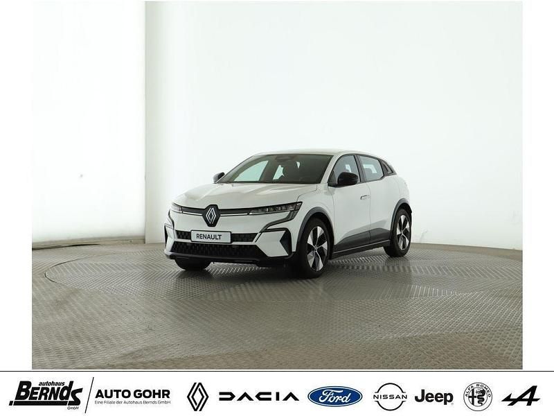 Weiß Gebraucht 2022 Renault Mégane Equilibre Limousine | 19.420 € (Guter Preis) - Bild 1/4