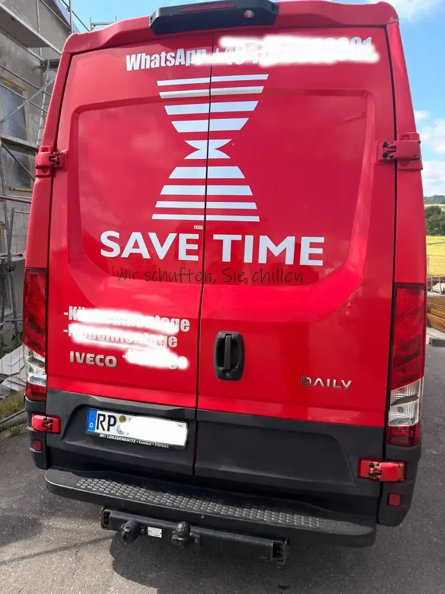Gebraucht Iveco Daily 170 PS (125 kW) 2014 Rot Van / Kleinbus