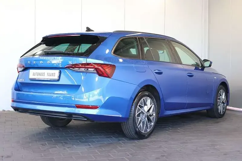 Gebraucht Skoda Octavia Tour 150 PS (110 kW) 2022 Blau Kombi