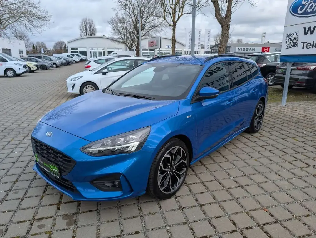 Gebraucht Ford Focus ST-Line 155 PS (114 kW) 2022 Dynamicblau metallic Kombi