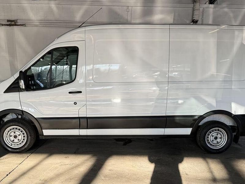Gebraucht Ford Transit Trend 131 PS (96 kW) 2023 Weiß Limousine
