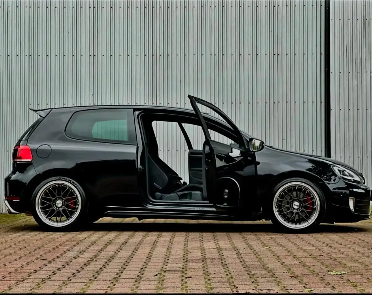 Gebraucht VW Golf GTI 275 PS (202 kW) 2011 Schwarz Coupé
