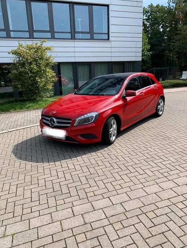 Gebraucht Mercedes A180 122 PS (89 kW) 2013 Limousine