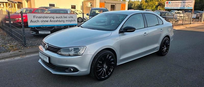 Silber Gebraucht 2012 VW Jetta Match Limousine | 8.490 € (Etwas zu teuer) - Bild 1/4