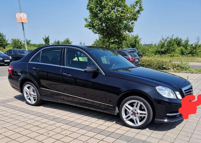 Gebraucht Mercedes E350 Avantgarde 265 PS (194 kW) 2012 Schwarz Limousine