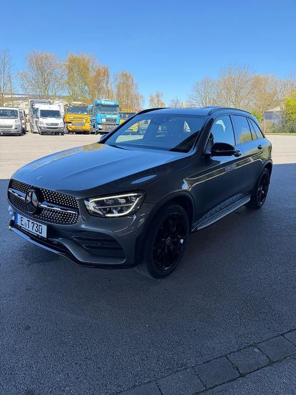 Gebraucht Mercedes GLC200 AMG 197 PS (144 kW) 2022 Grau SUV