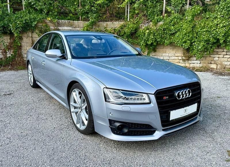 Silber Gebraucht 2016 Audi S8 plus Sport Limousine | 43.900 € (Superpreis) - Bild 1/4