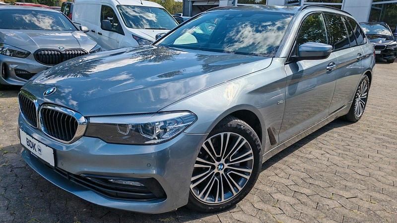 Blau Gebraucht 2018 BMW 530 Sport Line Kombi | 17.899 € (Superpreis) - Bild 1/4