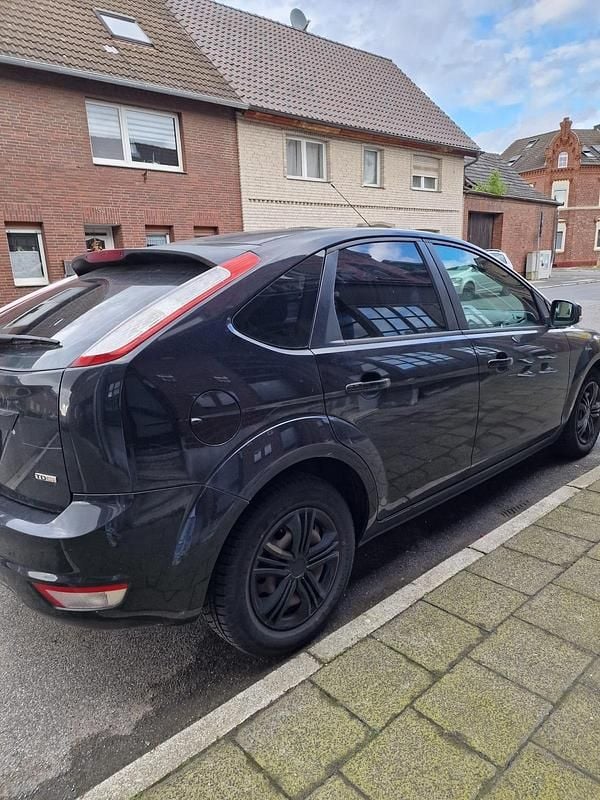 Gebraucht Ford Focus 109 PS (80 kW) 2009 Schwarz Limousine