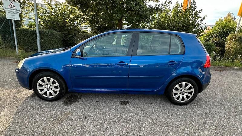 Gebraucht VW Golf V 116 PS (85 kW) 2005 Blau Kleinwagen