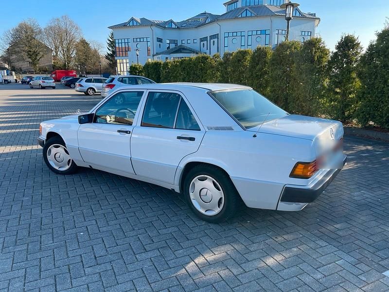 Gebraucht Mercedes 190 75 PS (55 kW) 1990 Weiß Limousine