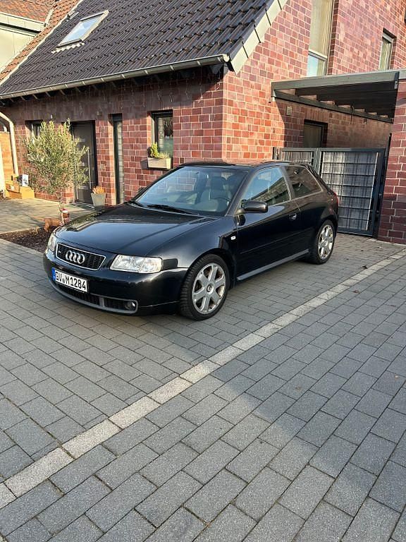 Schwarz Gebraucht 2000 Audi S3 Sport Limousine | 4.990 € - Bild 1/4