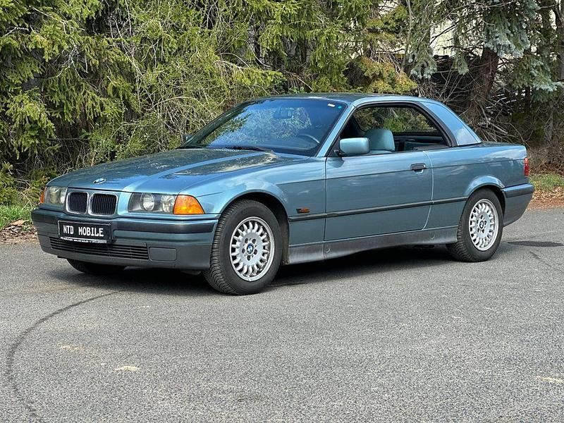 Gebraucht BMW 318 Cabriolet 116 PS (85 kW) 1995 Blau Cabrio