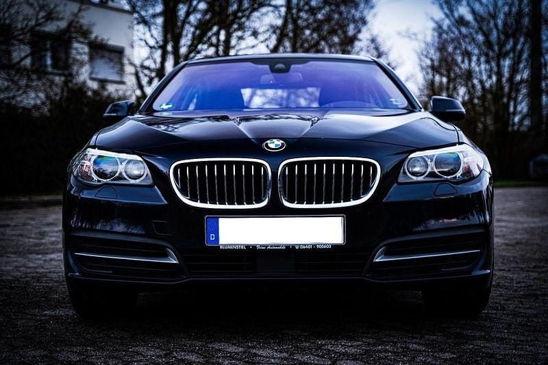Gebraucht BMW 525 218 PS (160 kW) 2016 Blau Limousine