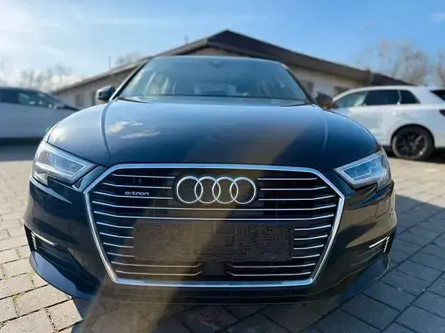 Gebraucht Audi A3 e-tron Comfort 102 PS (75 kW) 2017 Schwarz Kleinwagen