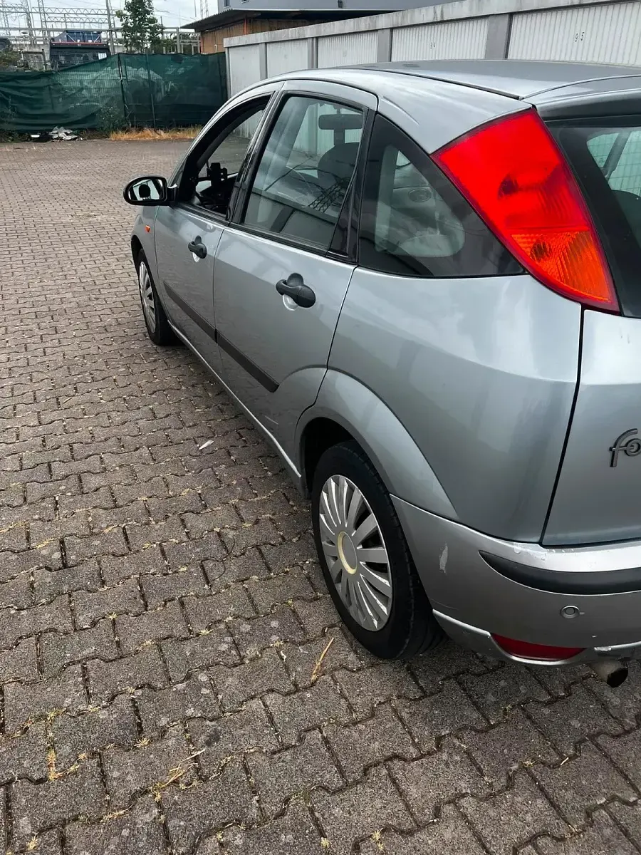 Gebraucht Ford Focus 75 PS (55 kW) 2004 Silber Kleinwagen