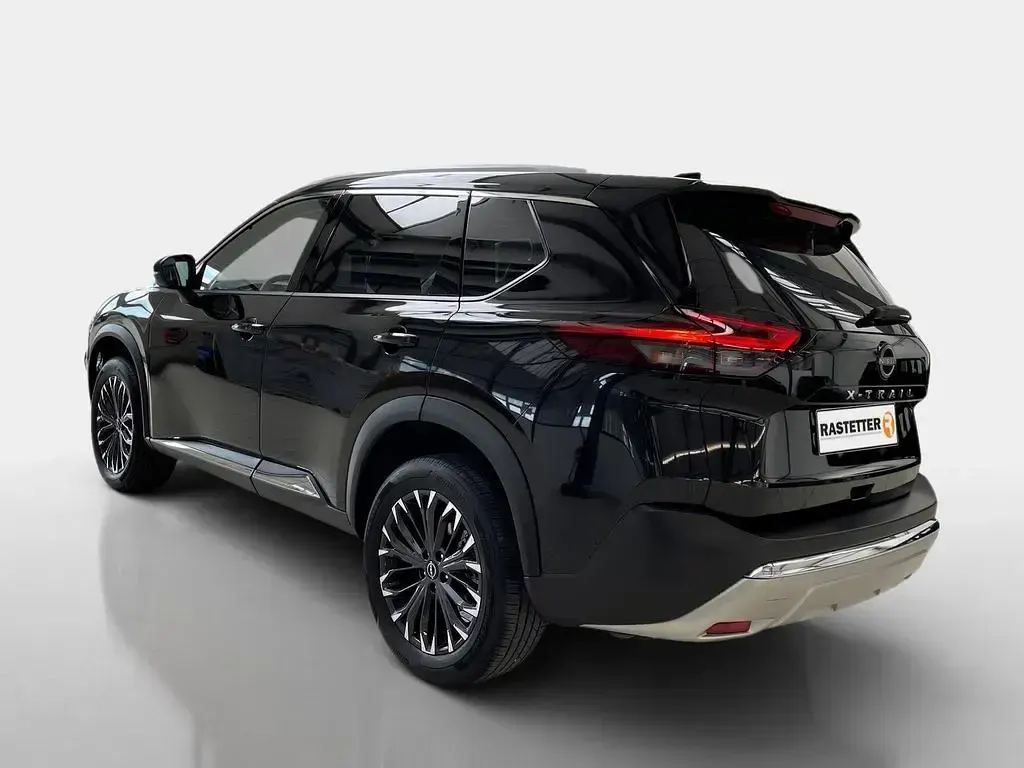 Neu Nissan X-Trail Tekna 163 PS (119 kW) 2026 Schwarz SUV