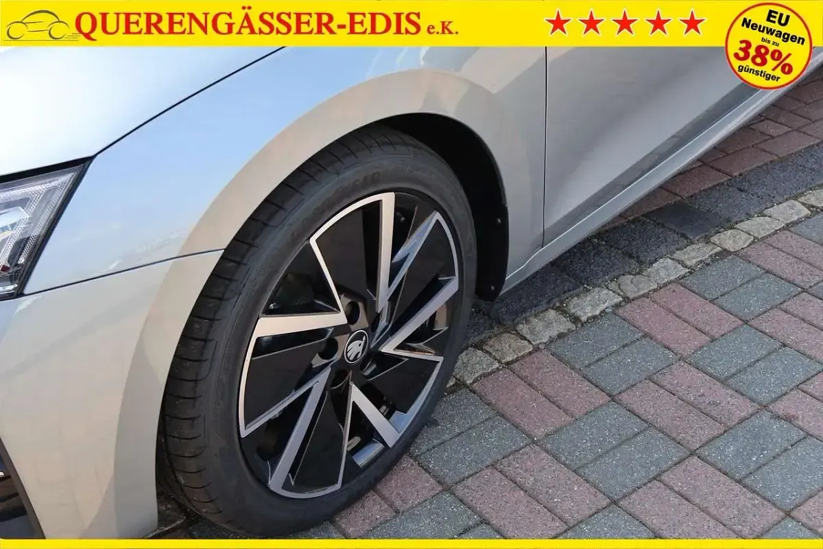 Neu Skoda Octavia Dynamic 150 PS (110 kW) 2026 Smokey diamond silver Kombi