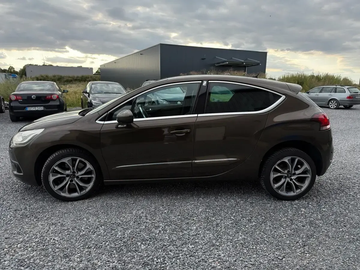 Gebraucht Citroën DS4 200 PS (147 kW) 2011 Braun Kleinwagen