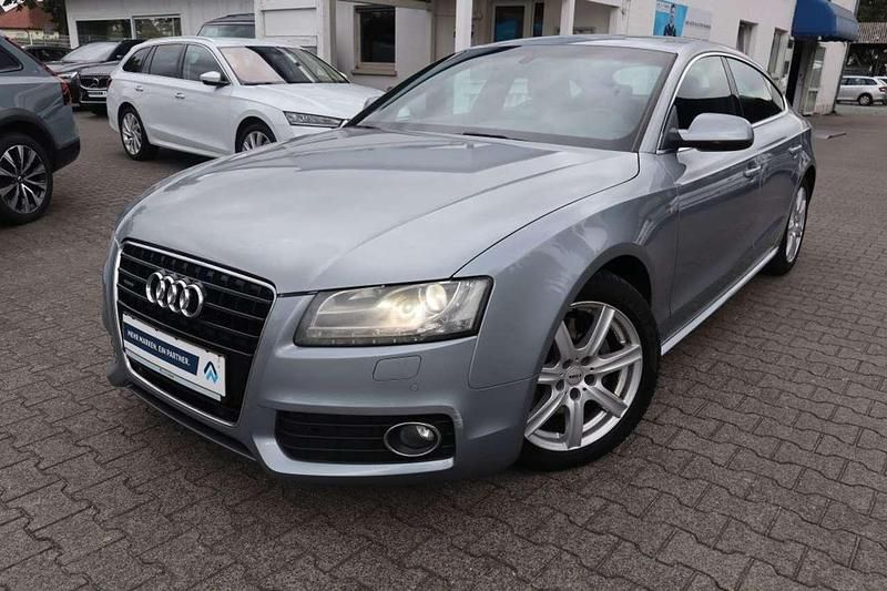 Monza silver, metallic Gebraucht 2011 Audi A5 Sportback S-Line Coupé | 16.990 € (Teuer) - Bild 1/2