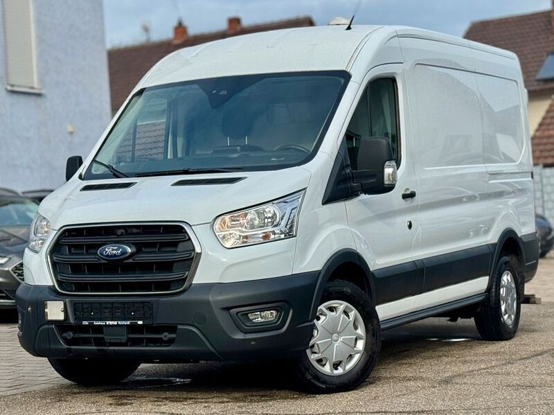 Gebraucht Ford Transit Trend 131 PS (96 kW) 2020 Weiß Van / Kleinbus