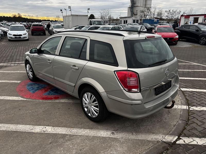 Gebraucht Opel Astra Edition 110 PS (80 kW) 2008 Grau Kombi