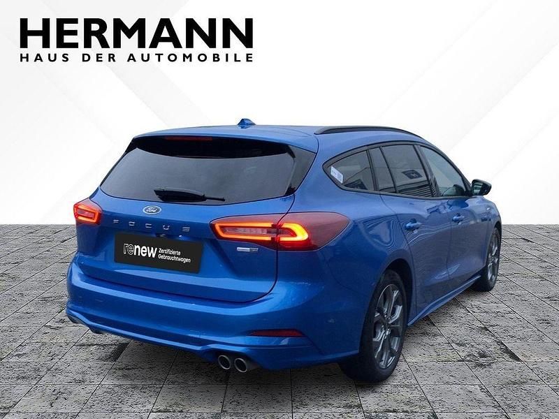 Gebraucht Ford Focus ST-Line 125 PS (91 kW) 2023 Dynamic blau met (blau) Limousine