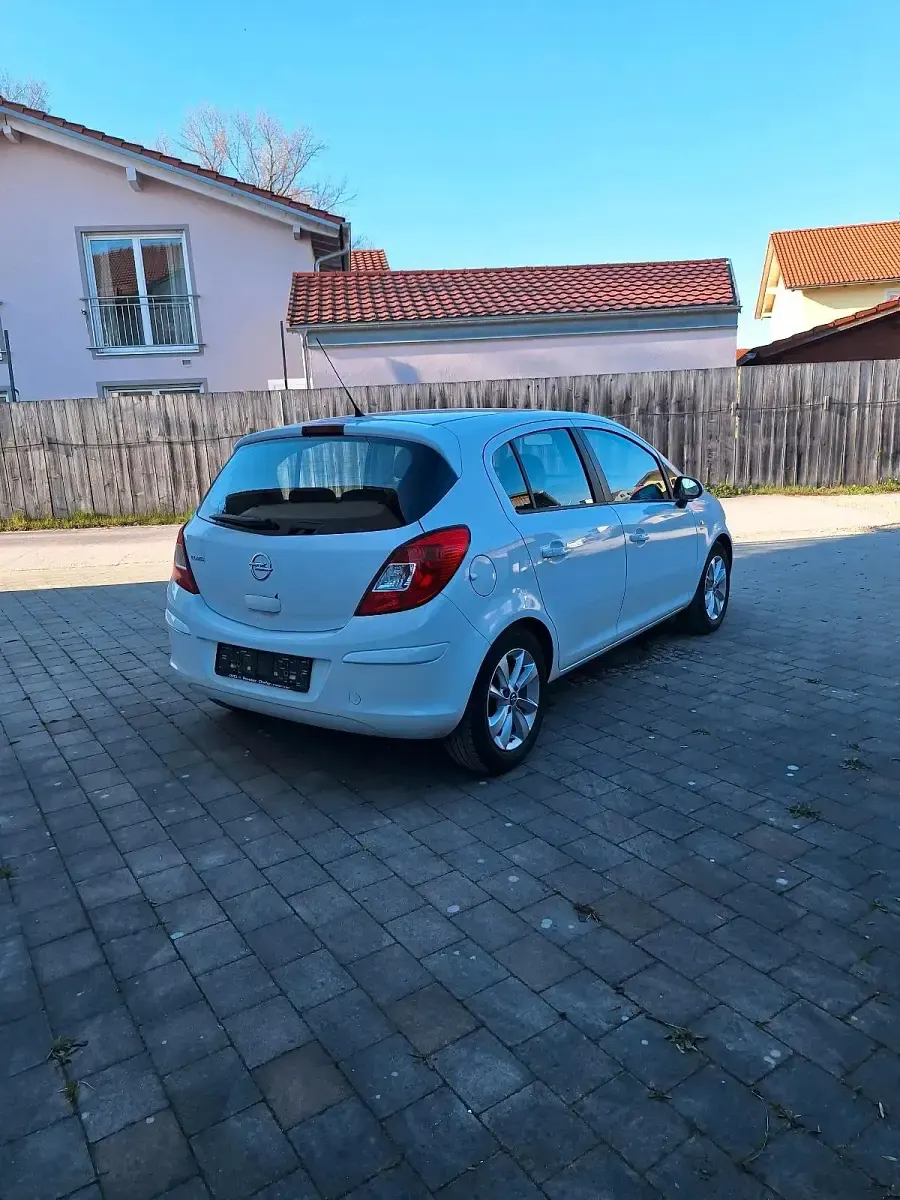 Gebraucht Opel Corsa 87 PS (63 kW) 2015 Weiß Kleinwagen