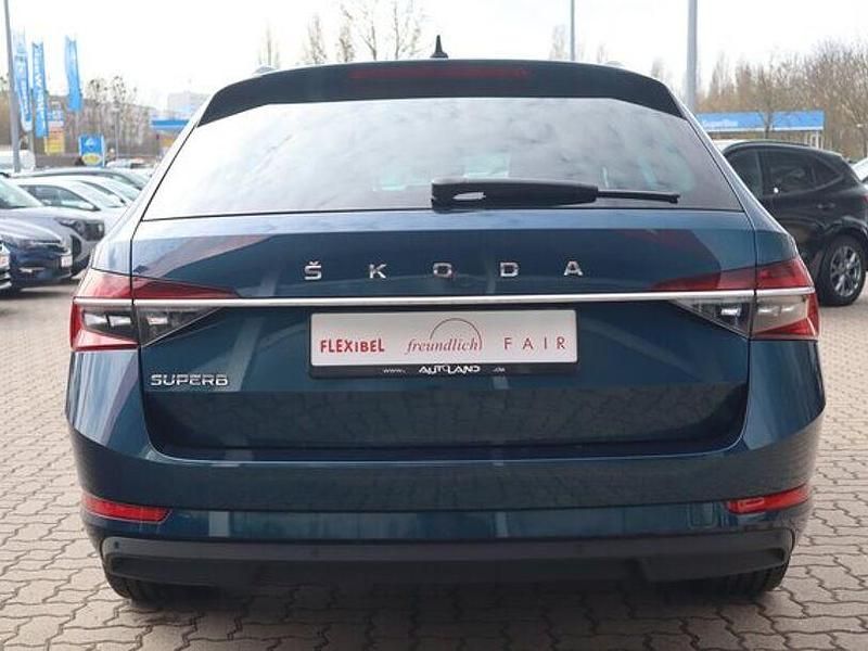Gebraucht Skoda Superb Style 200 PS (147 kW) 2022 Blau Kombi