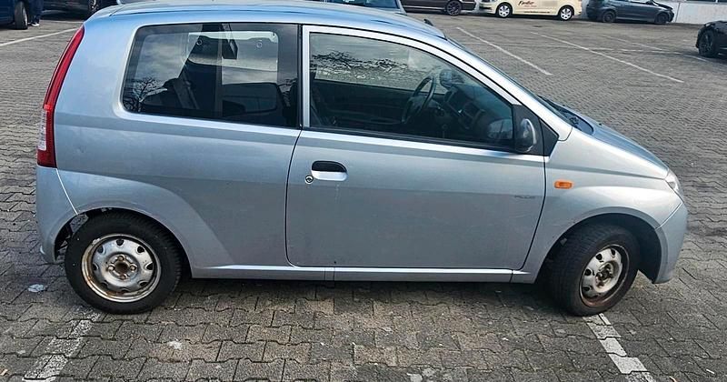 Gebraucht Daihatsu Cuore 58 PS (42 kW) 2005 Grau Kleinwagen