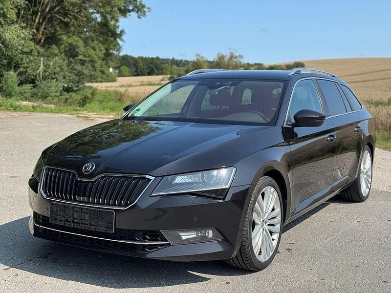 Schwarz Gebraucht 2017 Skoda Superb Style Kombi | 12.990 € (Fairer Preis) - Bild 1/4