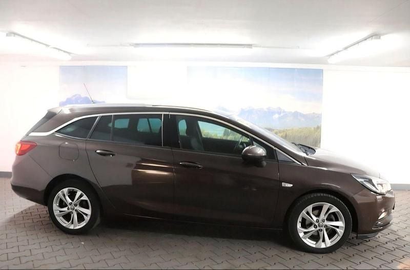 Second-hand Opel Astra Dynamic 125 CP (91 kW) 2019 Maro Berlinǎ