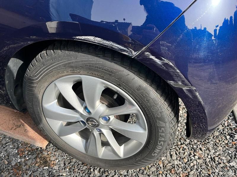 Gebraucht Opel Adam 70 PS (51 kW) 2014 Blau Kleinwagen