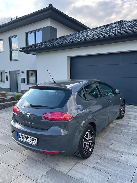 Second-hand Seat Leon Style 125 CP (91 kW) 2010 Gri Hatchback