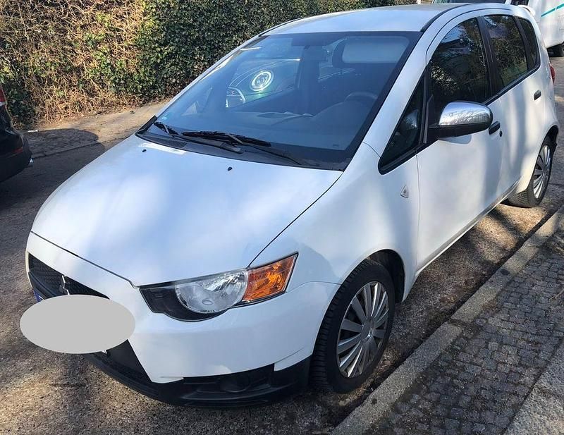 Gebraucht Mitsubishi Colt Inform 95 PS (69 kW) 2009 Weiß Kleinwagen