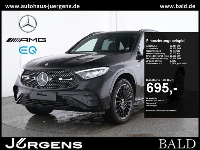 Schwarz obsidianschwarz metallic Gebraucht 2025 Mercedes GLC400d AMG SUV | 73.880 € (Fairer Preis) - Bild 1/4