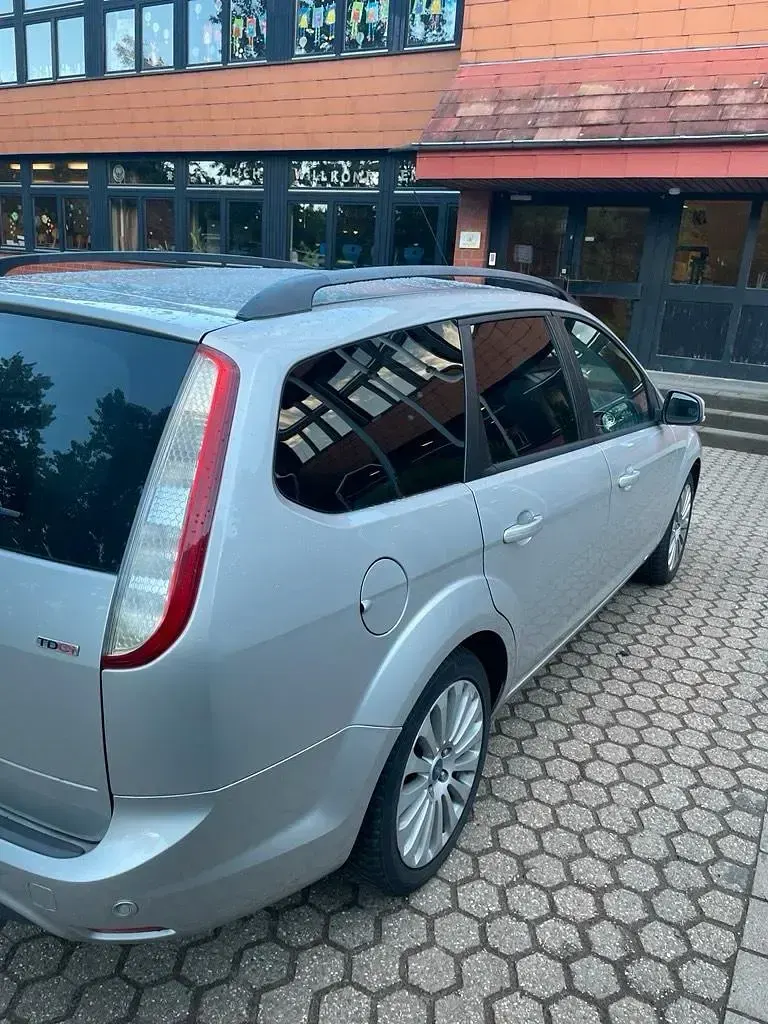 Gebraucht Ford Focus Platinum 115 PS (84 kW) 2011 Silber Kombi