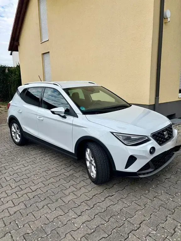 Gebraucht Seat Arona FR 150 PS (110 kW) 2023 Weiß SUV