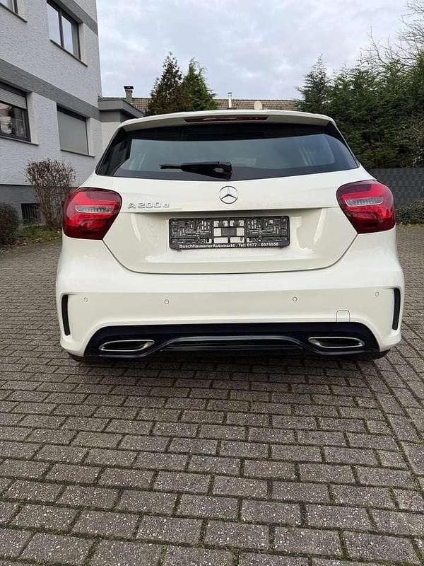 Gebraucht Mercedes A200 AMG line 136 PS (100 kW) 2017 Weiß Limousine