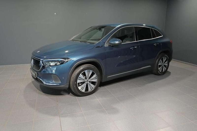 Denimblau metallic Gebraucht 2022 Mercedes EQA250+ SUV | 30.800 € (Fairer Preis) - Bild 1/3