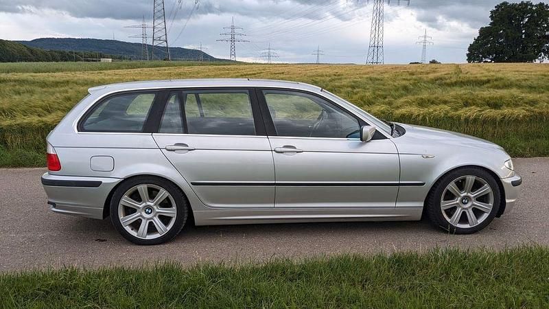 Gebraucht BMW 330 231 PS (169 kW) 2001 Silber Kombi