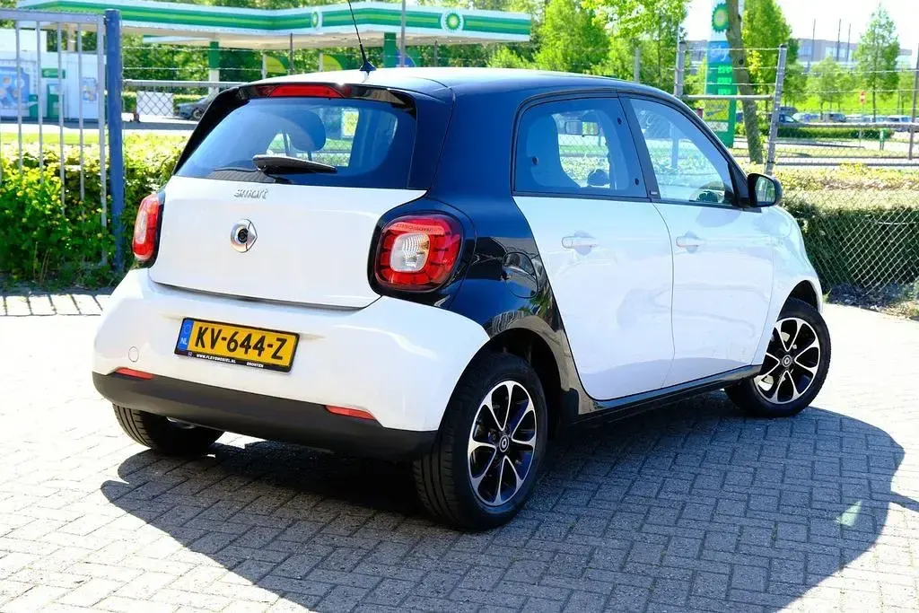 Occasion Smart ForFour Passion 71 PK (52 kW) 2016 Wit Hatchback
