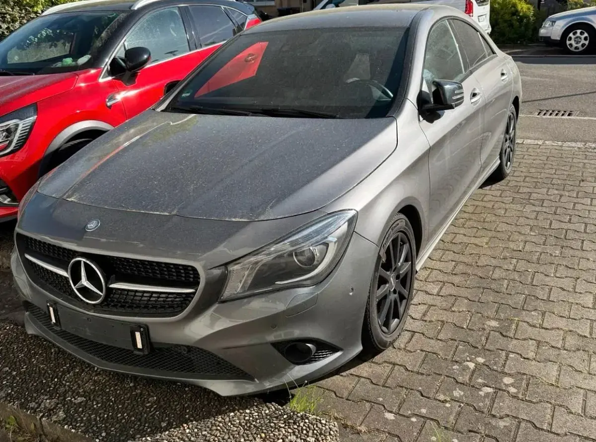 Gebraucht Mercedes CLA180 122 PS (89 kW) 2014 Schwarz Limousine