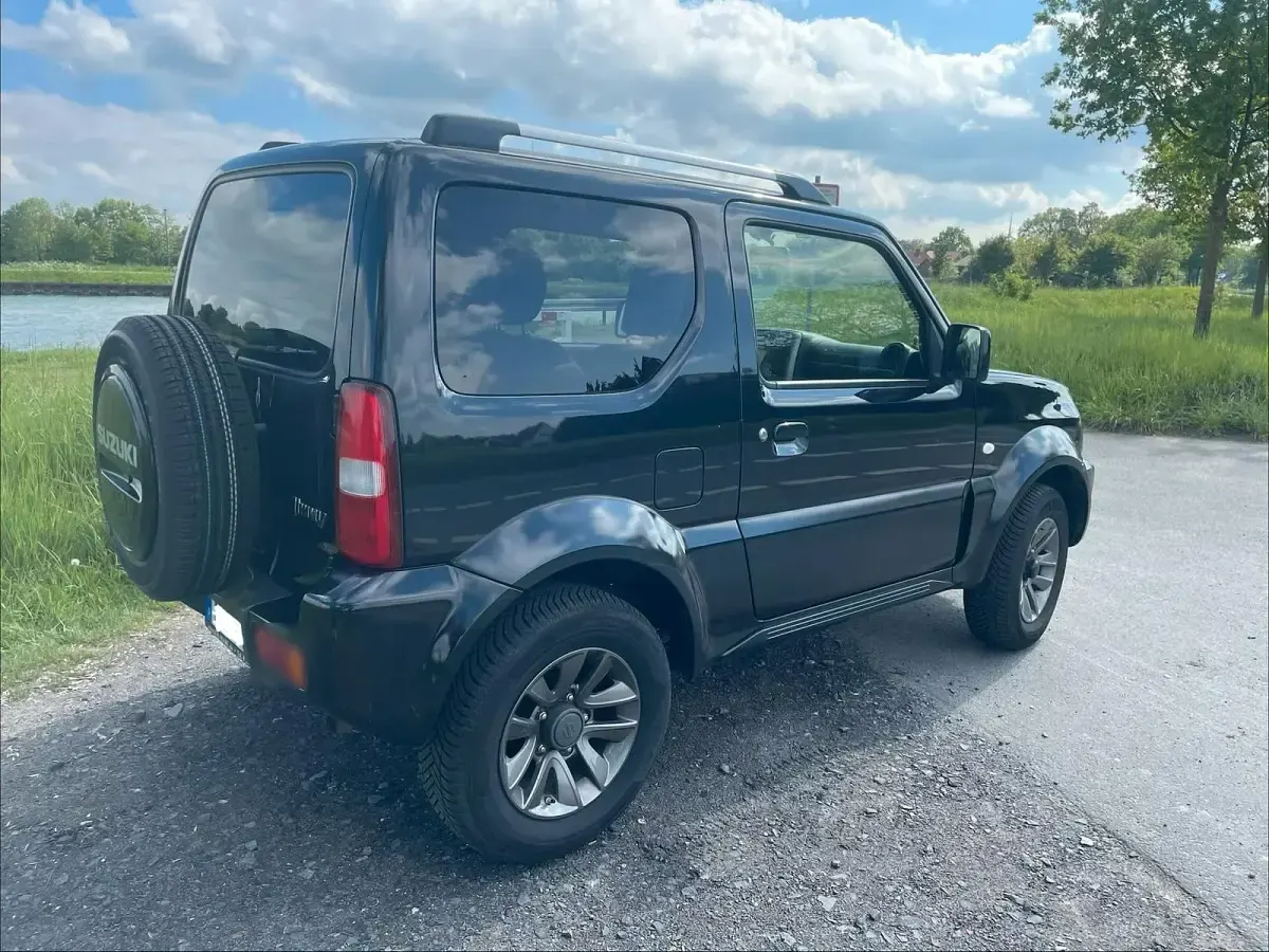 Gebraucht Suzuki Jimny 84 PS (61 kW) 2017 Schwarz SUV