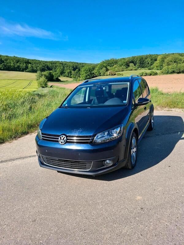 Blau Gebraucht 2011 VW Touran Cross Van / Kleinbus | 5.800 € (Guter Preis) - Bild 1/4
