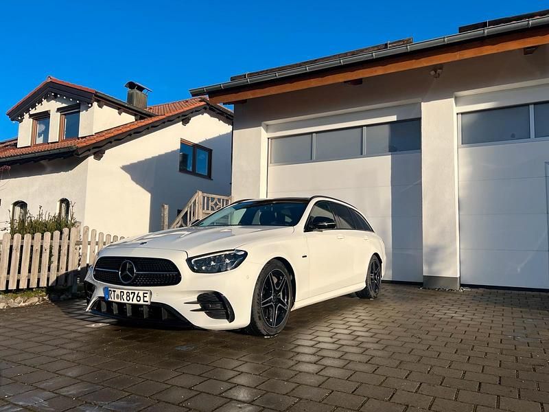Gebraucht Mercedes E300 AMG 306 PS (225 kW) 2021 Weiß Kombi