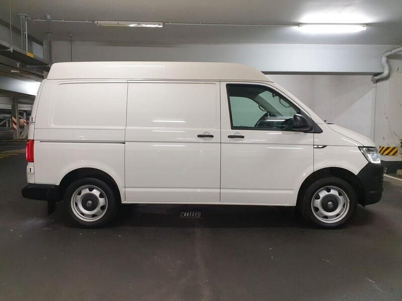 Candyweiß Gebraucht 2017 VW T6 Van | 15.990 € - Bild 1/4