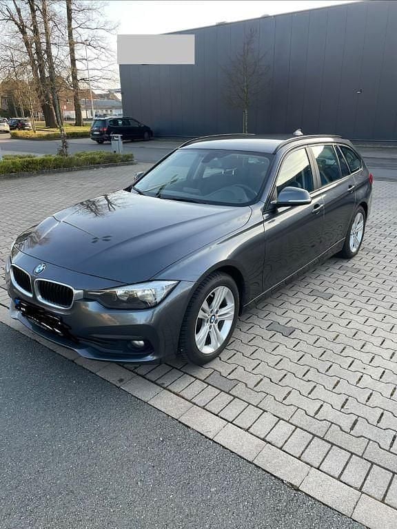 Grau Gebraucht 2016 BMW 318 Advantage Kombi | 8.950 € (Guter Preis) - Bild 1/4